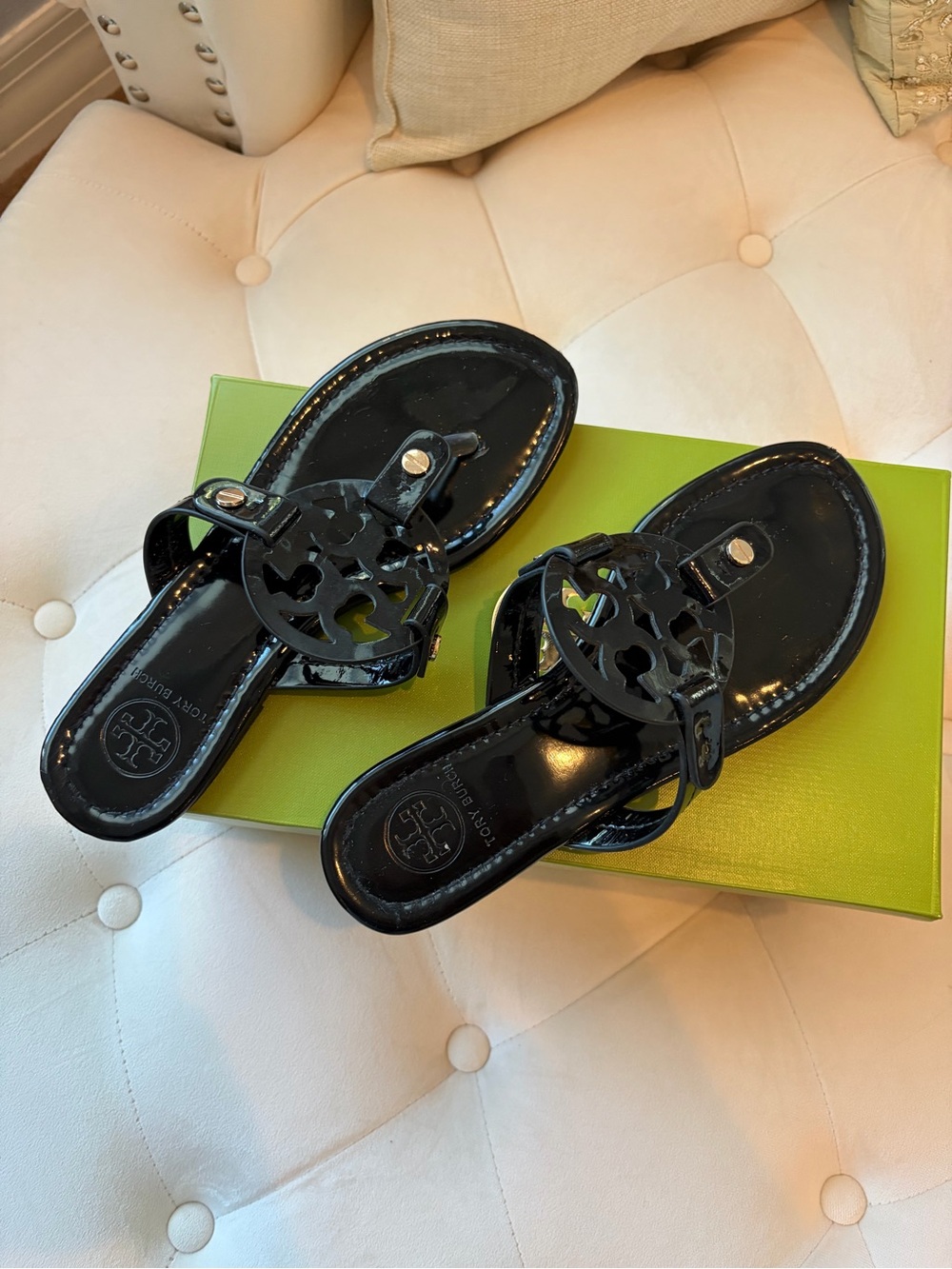 Tory Burch Black Patent Leather Logo Thong Sandals with Gold Accents - Picture 3 of 6